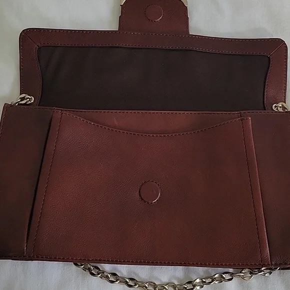 Banana Republic EUC Brown Maroon Chain Leather Shoulder Bag Clutch Flap Closure - Picture 12 of 14